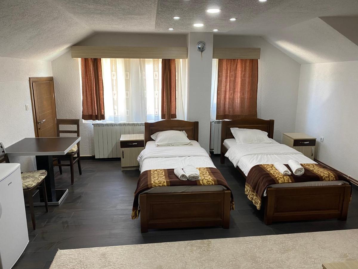Apartmani Ambiente Плав Екстер'єр фото