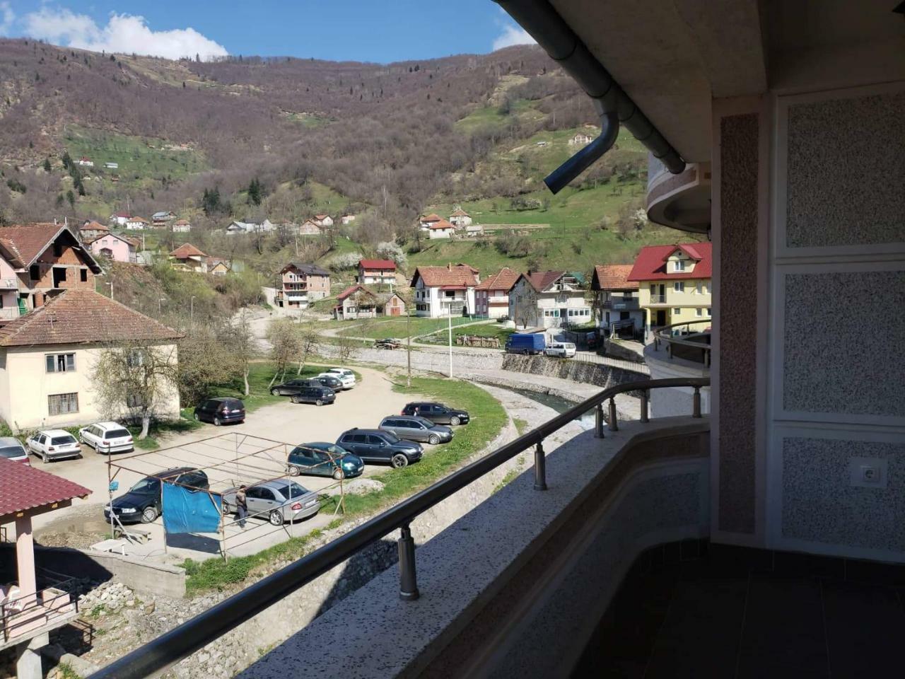 Apartmani Ambiente Плав Екстер'єр фото