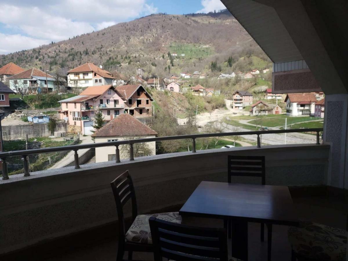 Apartmani Ambiente Плав Екстер'єр фото