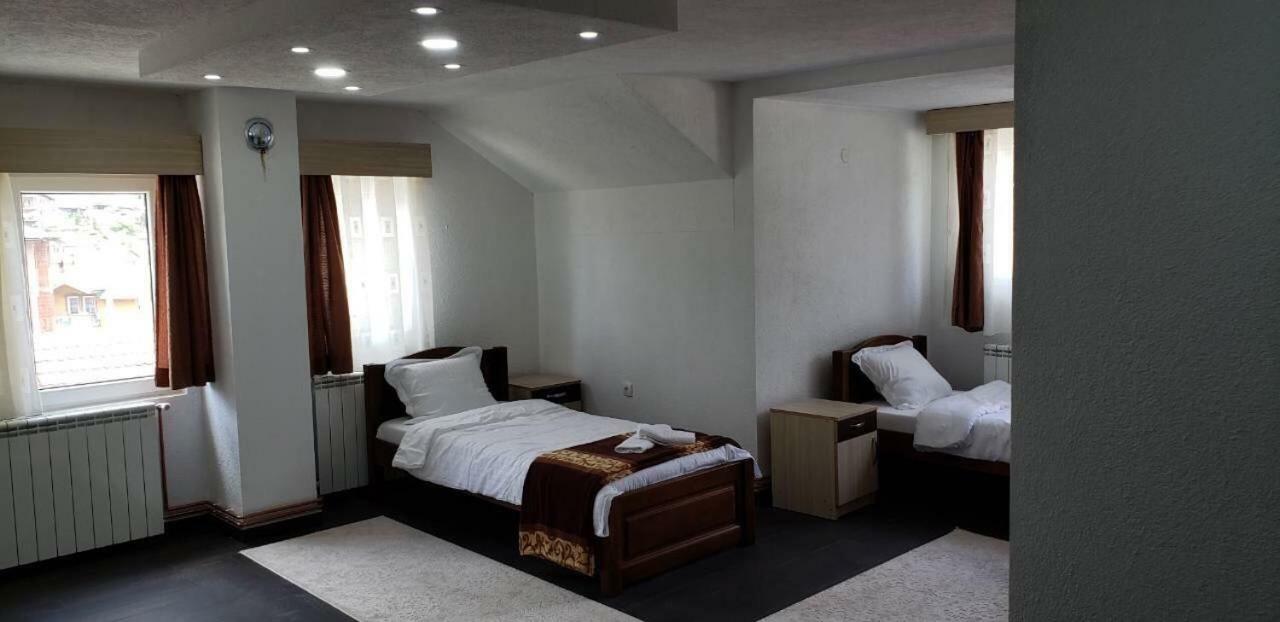 Apartmani Ambiente Плав Екстер'єр фото